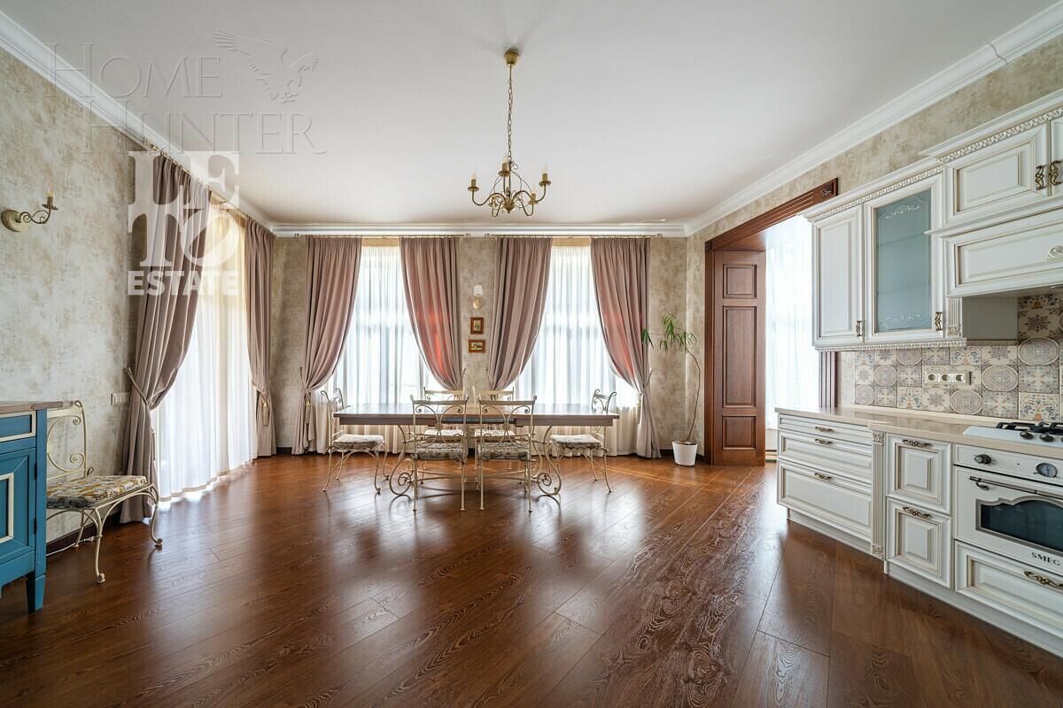2-этажный коттедж 900 м² с отделкой
