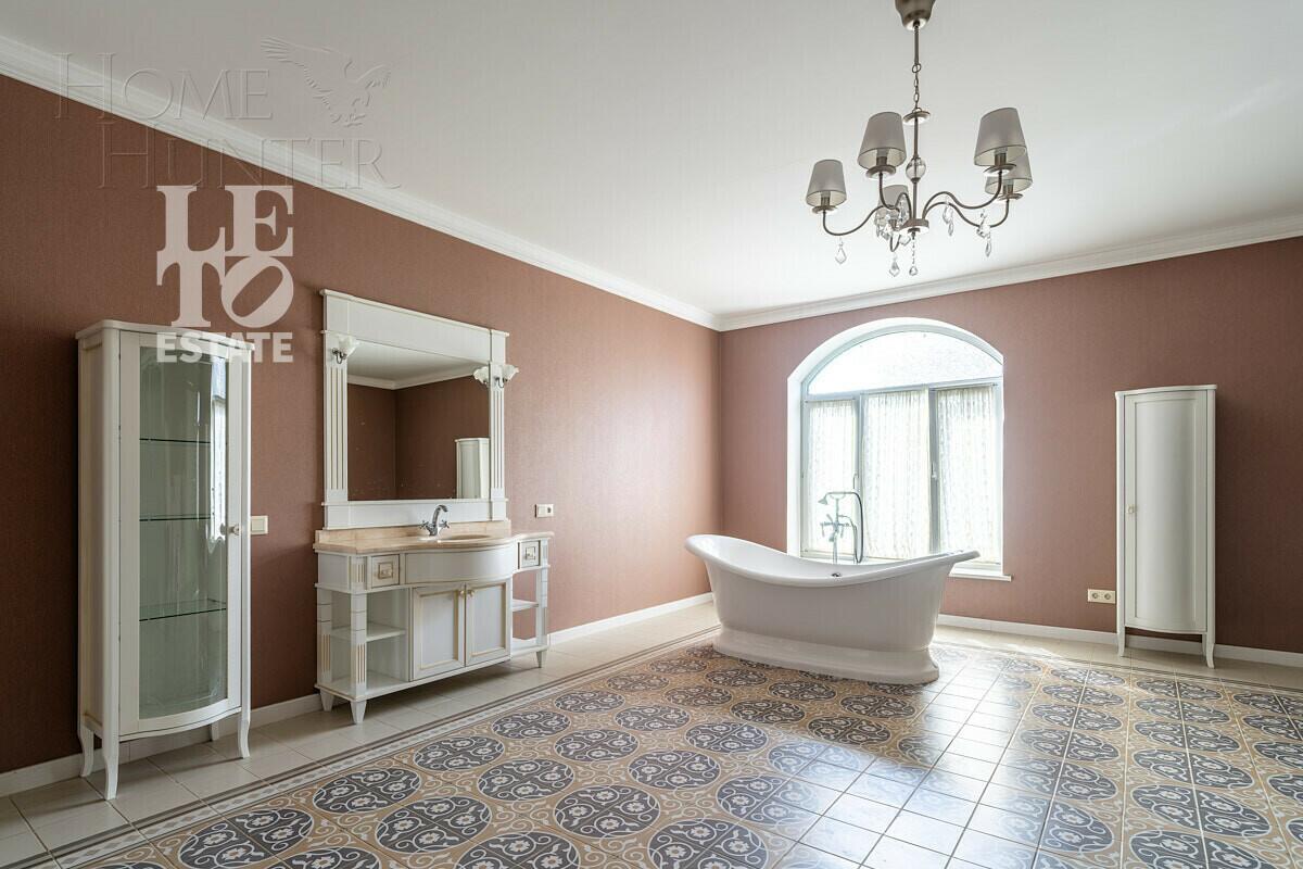 2-этажный коттедж 900 м² с отделкой
