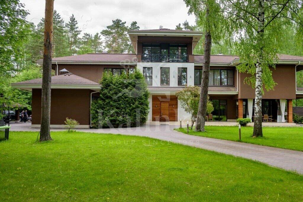 2-этажный коттедж 750 м² с отделкой