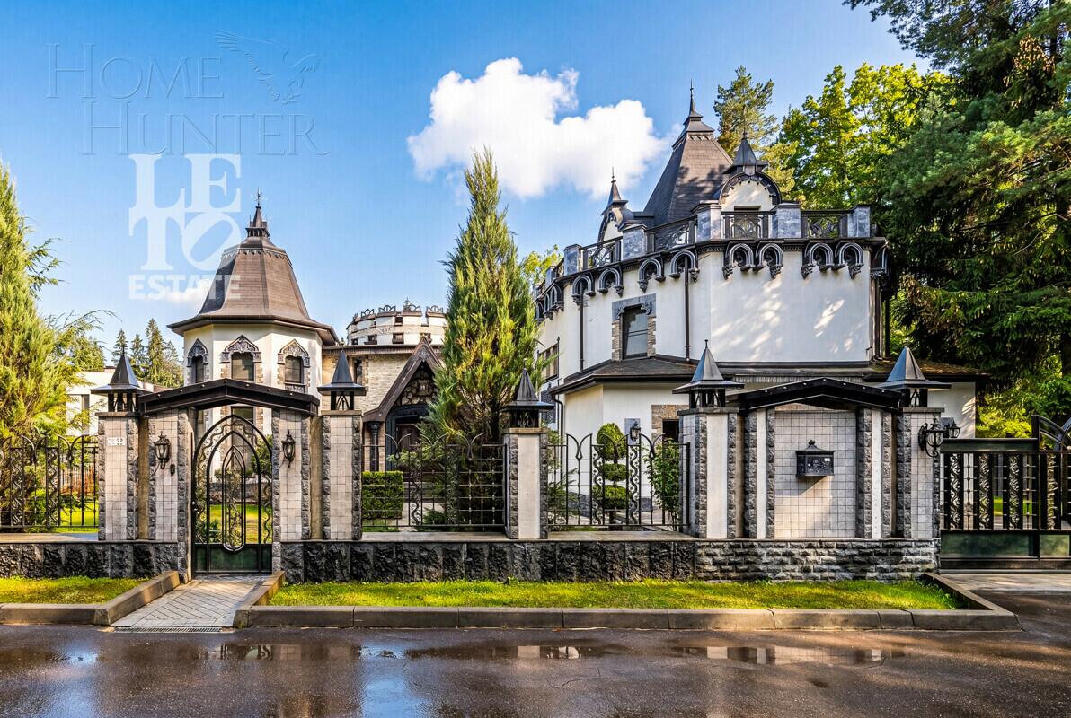 3-этажный коттедж 555 м² с отделкой