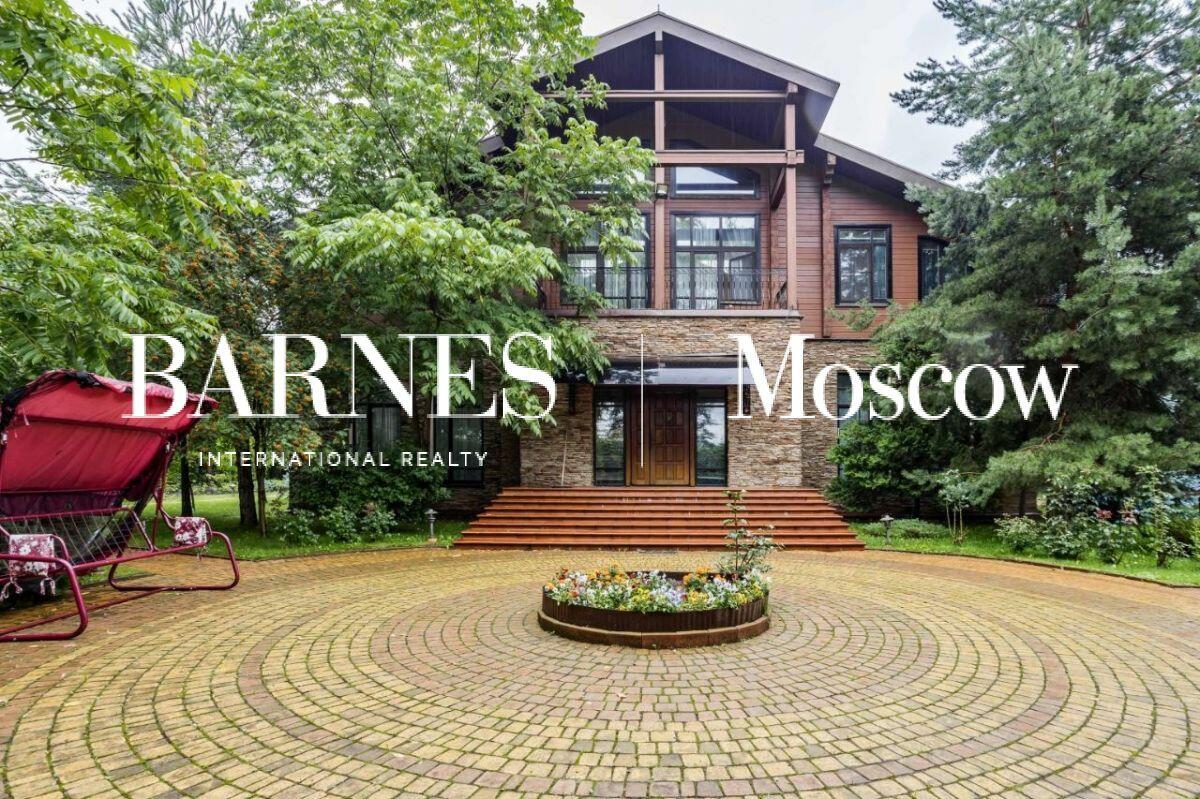 2-этажный коттедж 1 786 м² с отделкой