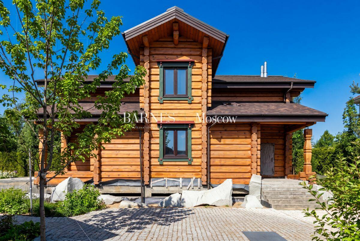 2-этажный коттедж 830 м² без отделки