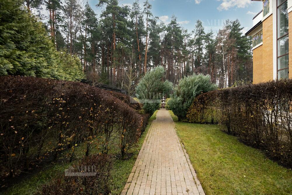 2-этажный коттедж 1 372 м² с отделкой