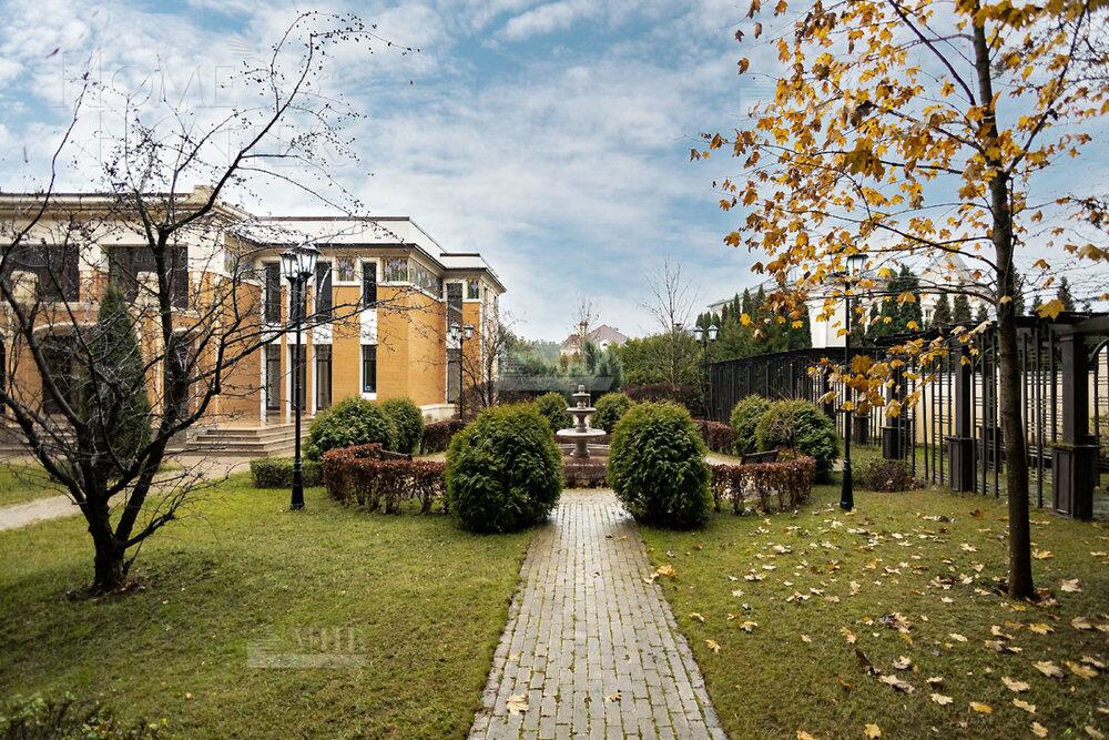 2-этажный коттедж 1 372 м² с отделкой