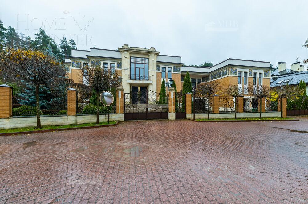 2-этажный коттедж 1 372 м² с отделкой
