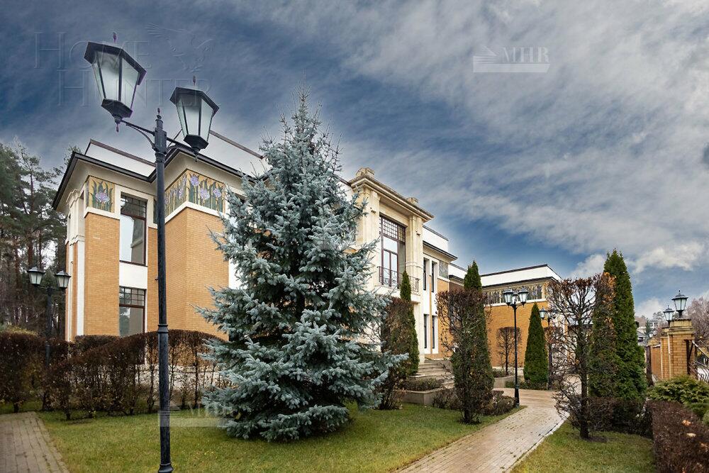 2-этажный коттедж 1 372 м² с отделкой