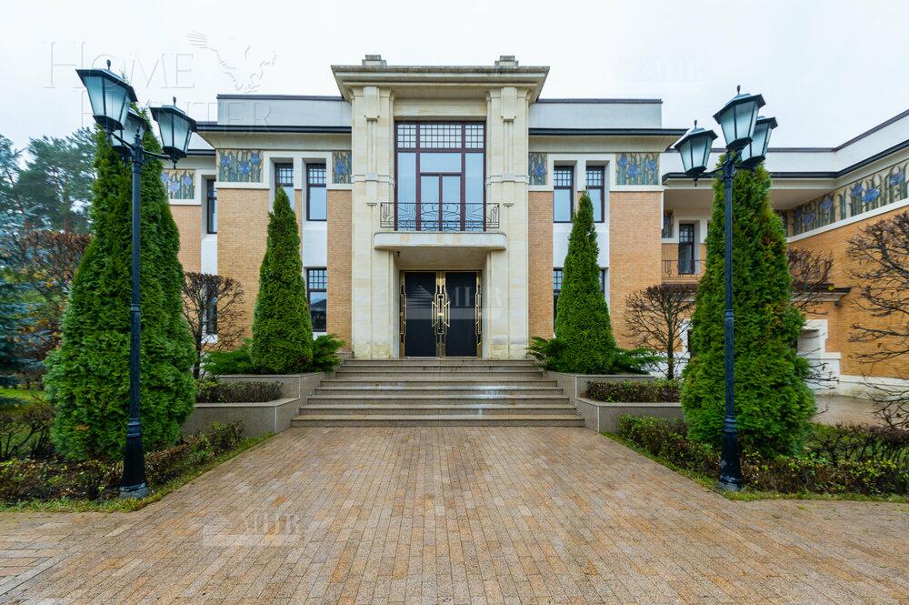 2-этажный коттедж 1 372 м² с отделкой