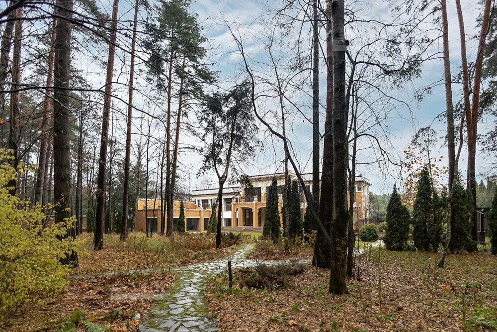 2-этажный коттедж 1 372 м² с отделкой