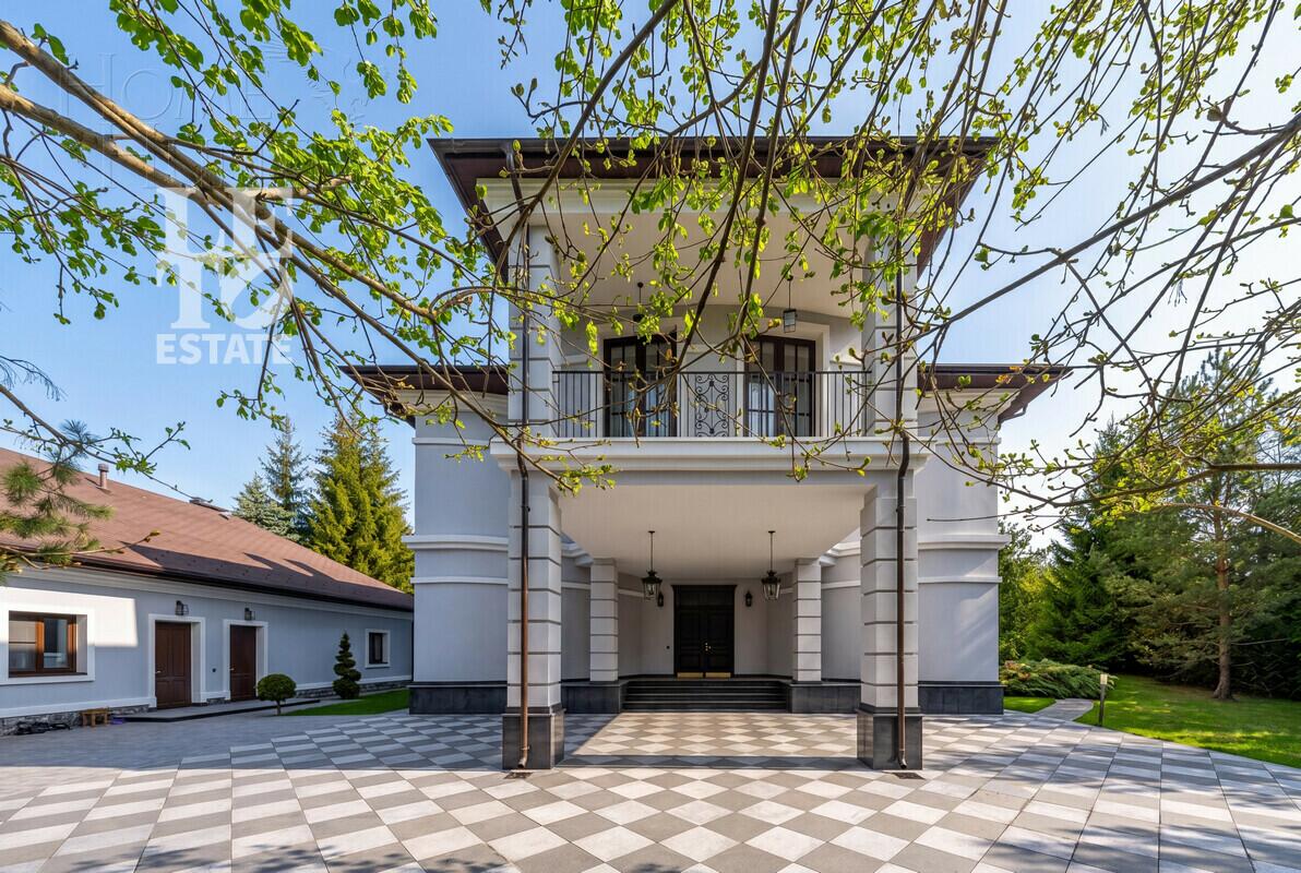 2-этажный коттедж 590 м² с отделкой