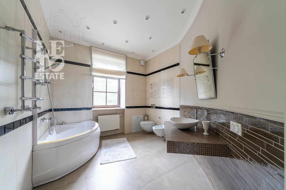 2-этажный коттедж 590 м² с отделкой