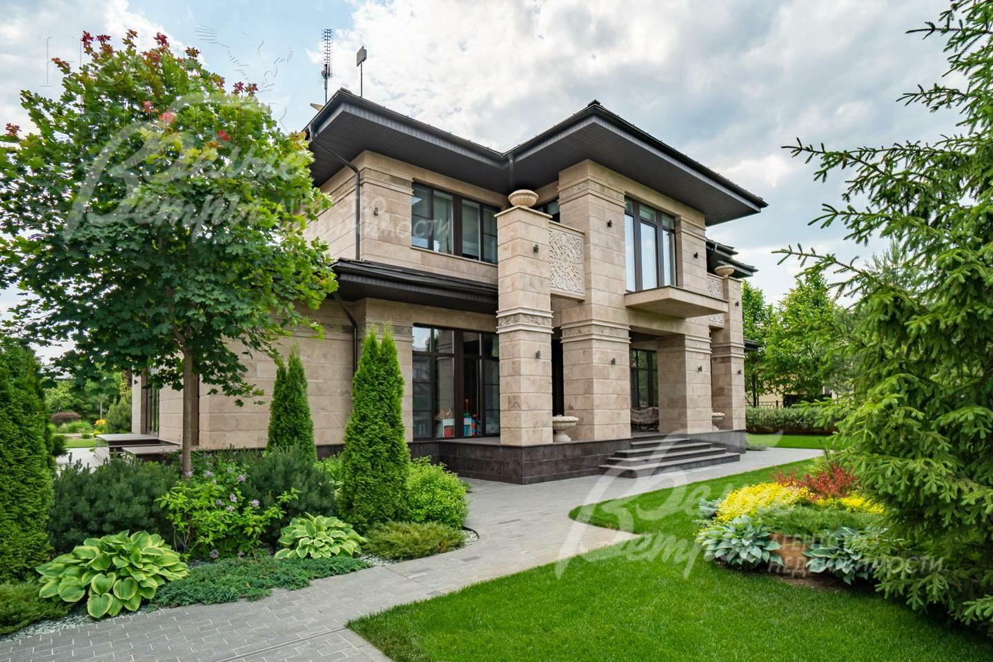 2-этажный коттедж 650 м² с отделкой