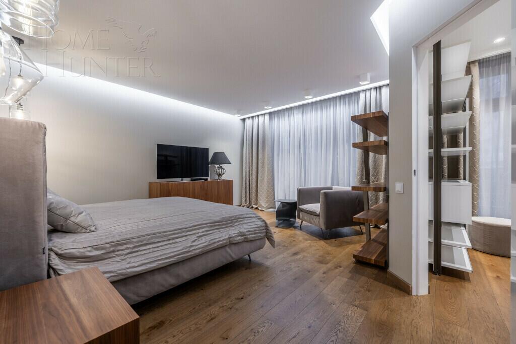 3-этажный таунхаус 290 м² с отделкой