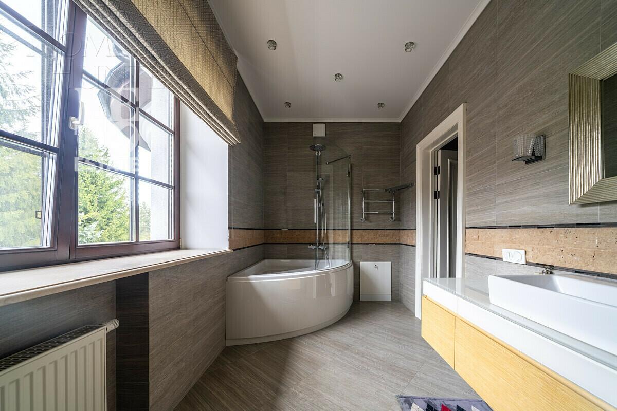 2-этажный коттедж 590 м² с отделкой