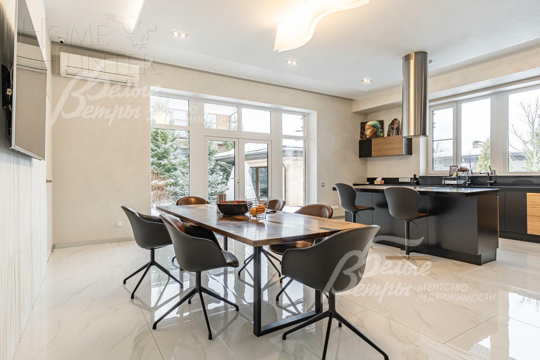 2-этажный коттедж 650 м² с отделкой