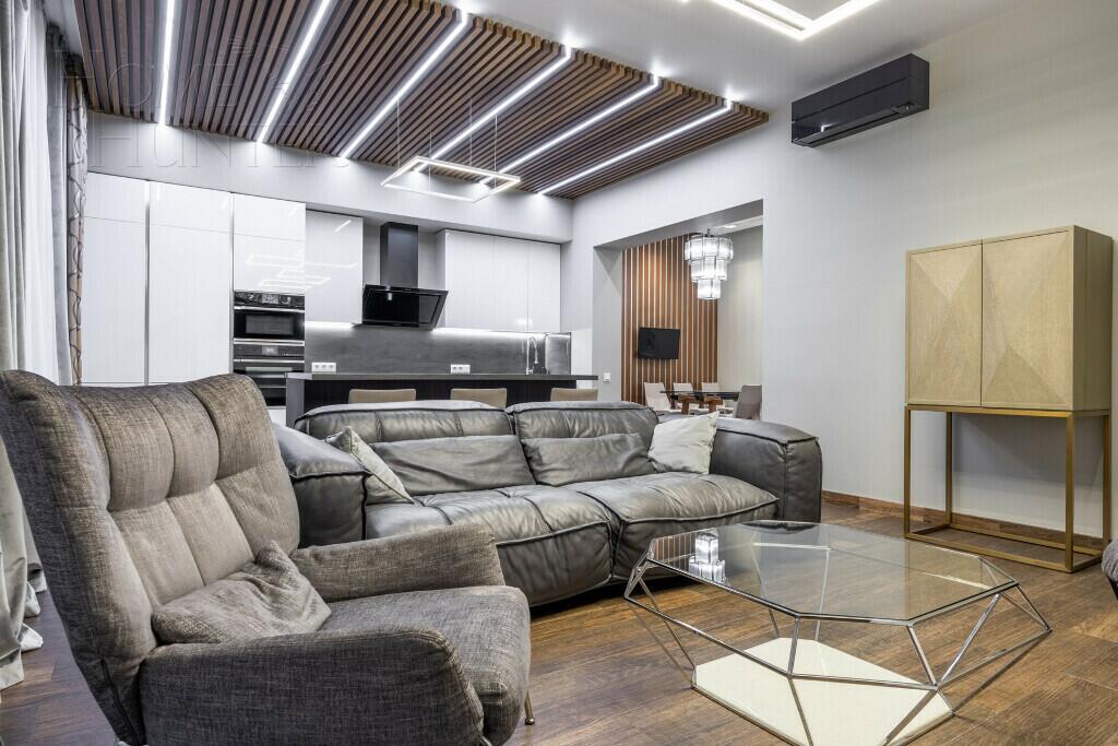 3-этажный таунхаус 290 м² с отделкой