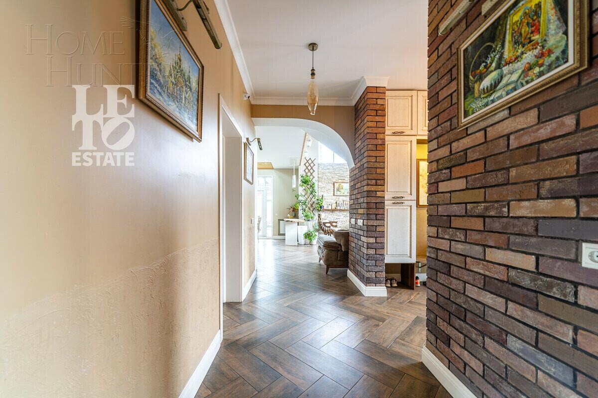 2-этажный коттедж 200 м² с отделкой