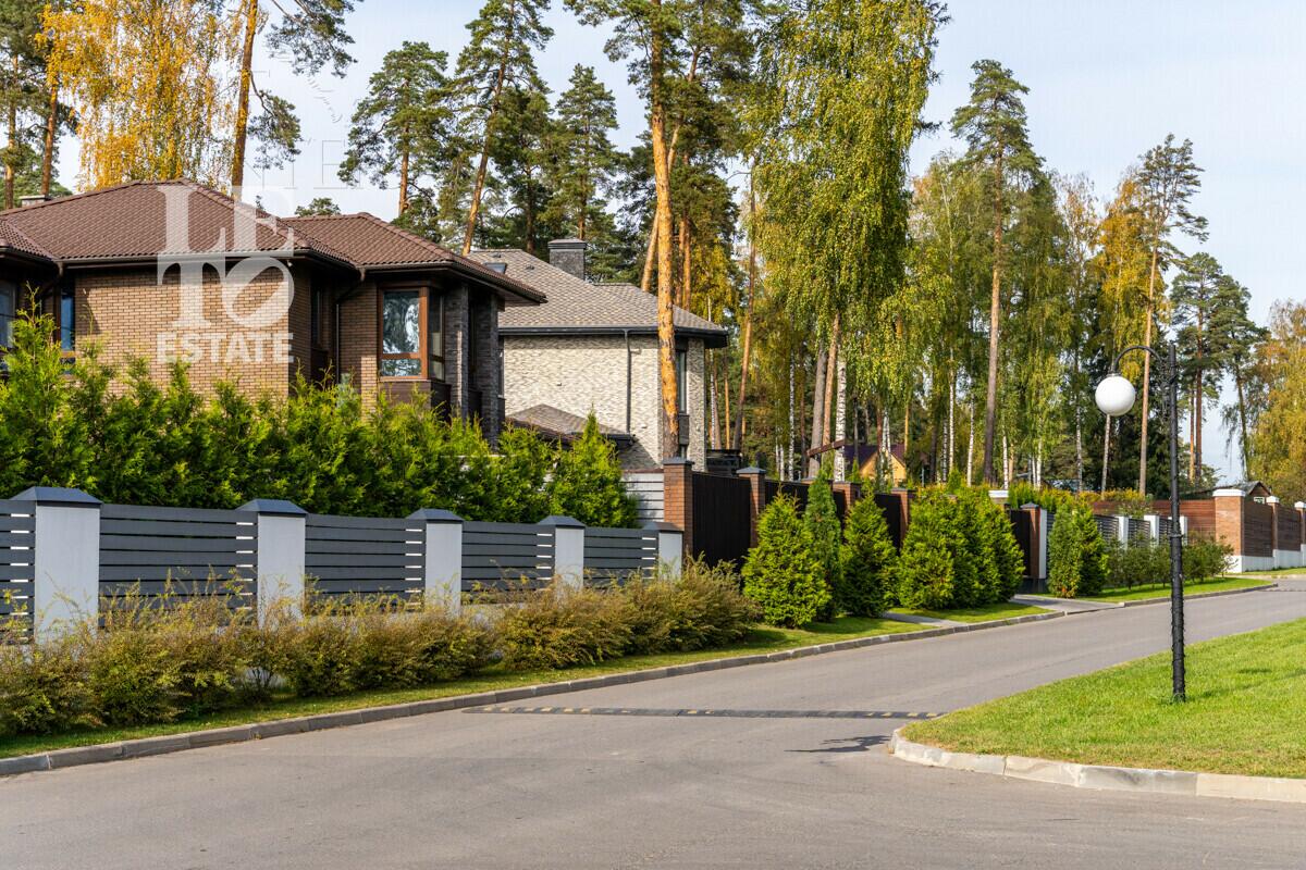 2-этажный коттедж 200 м² с отделкой