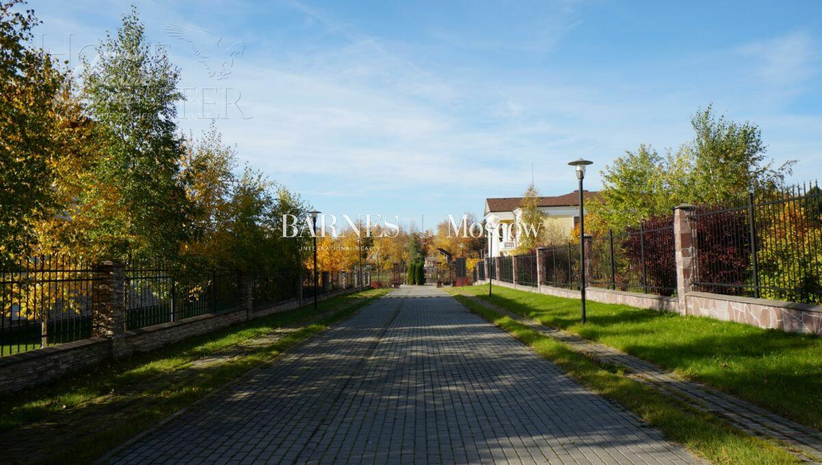 2-этажный коттедж 830 м² без отделки