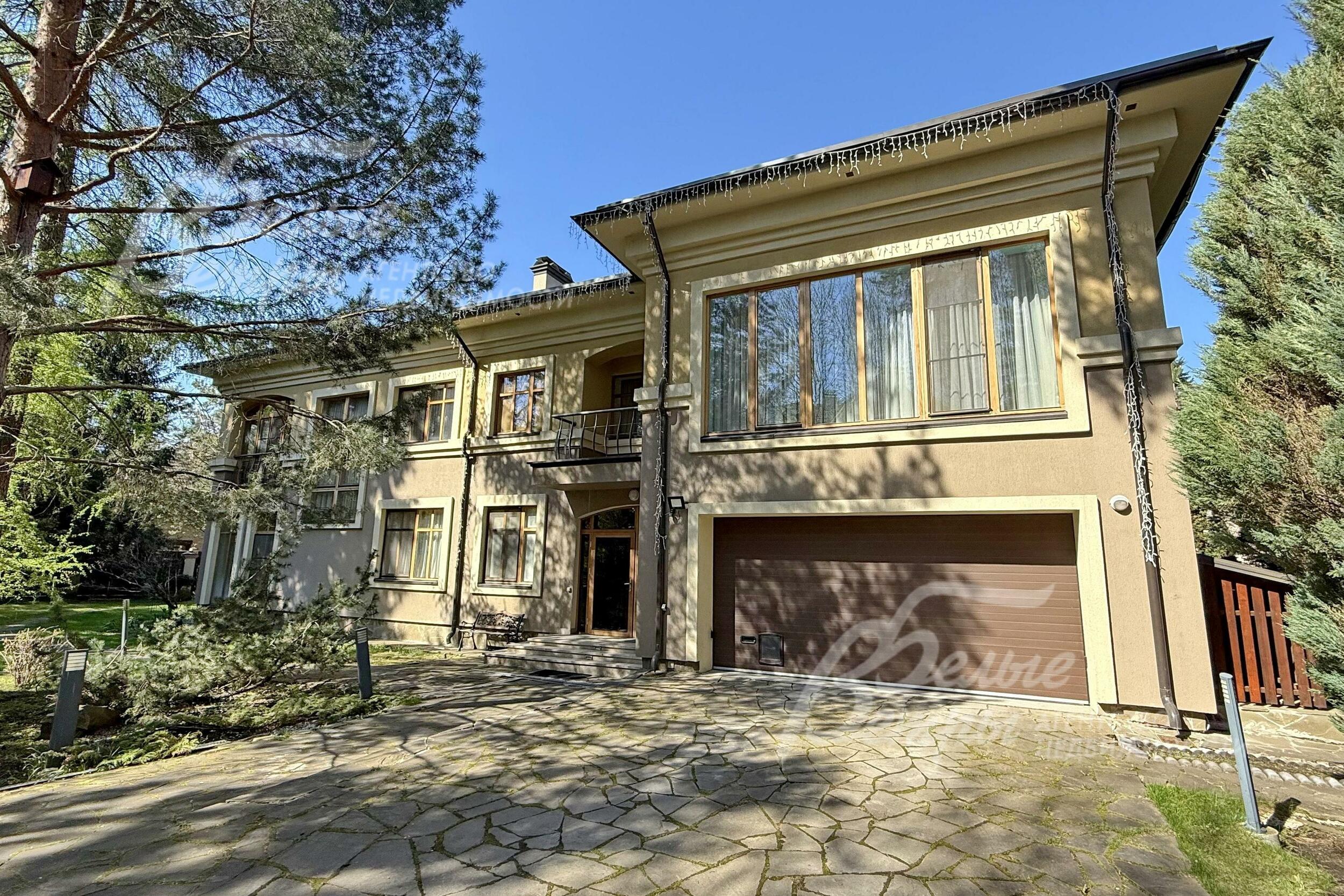 2-этажный коттедж 700 м² с отделкой