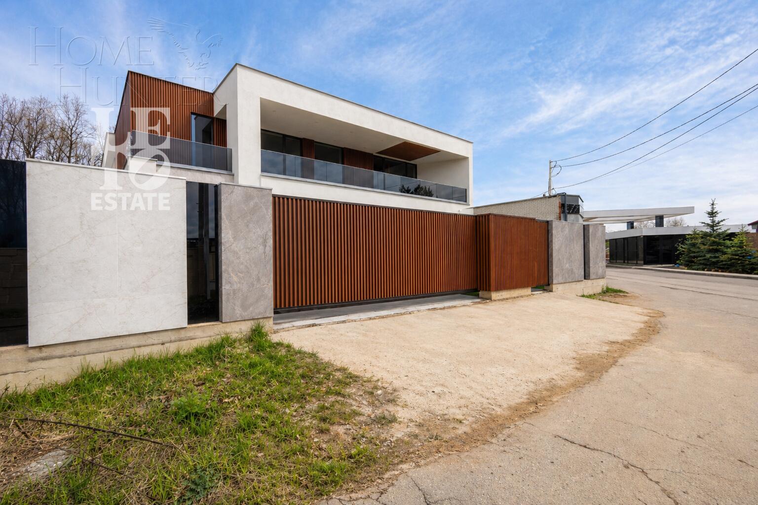 2-этажный коттедж 560 м² без отделки
