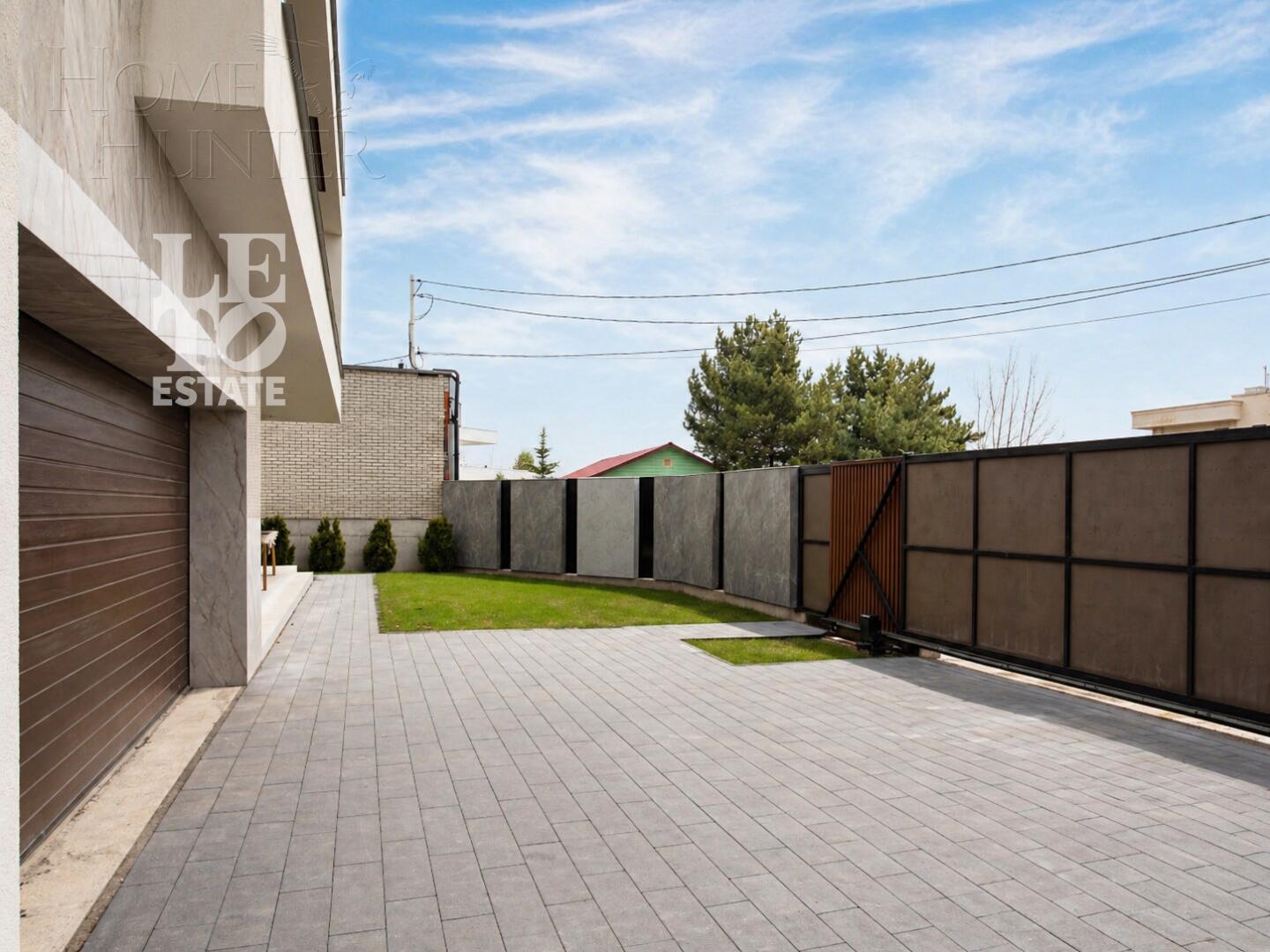 2-этажный коттедж 560 м² без отделки