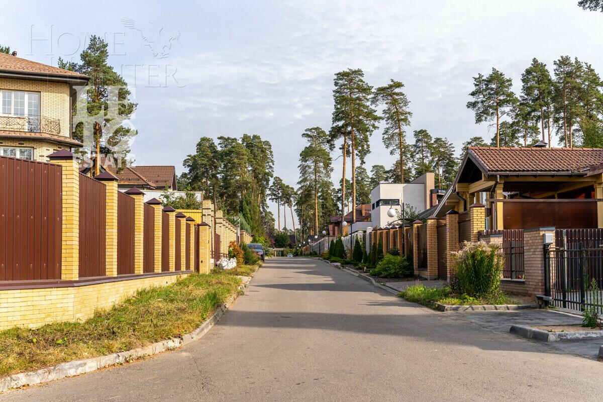 2-этажный коттедж 200 м² с отделкой