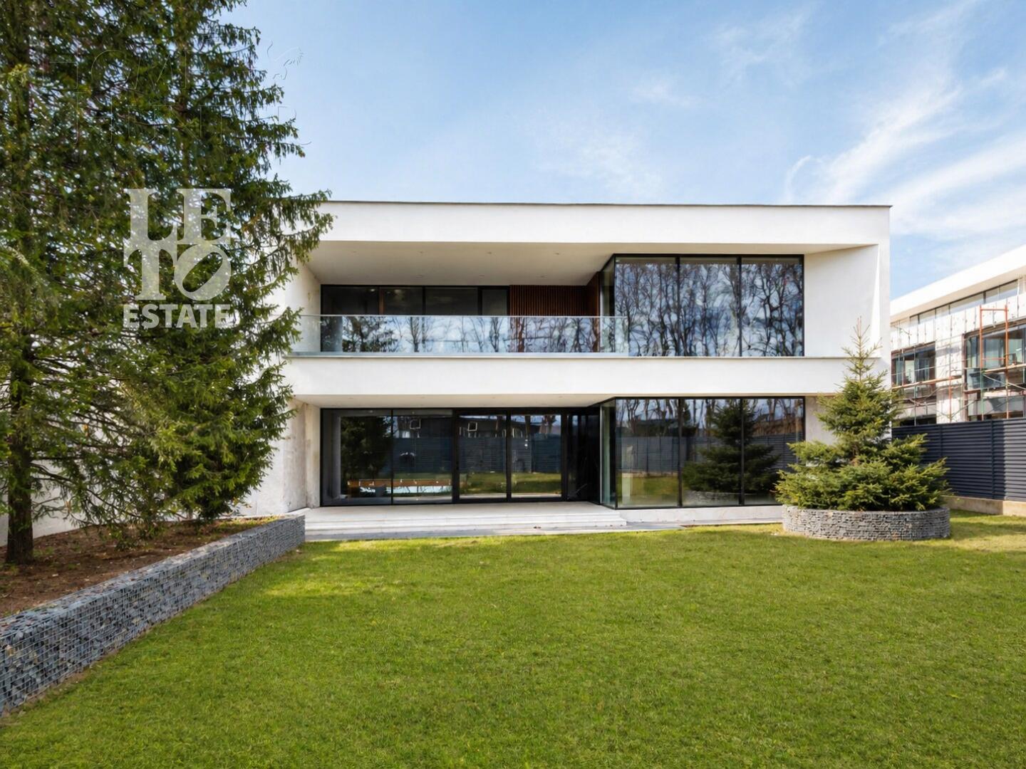 2-этажный коттедж 560 м² без отделки