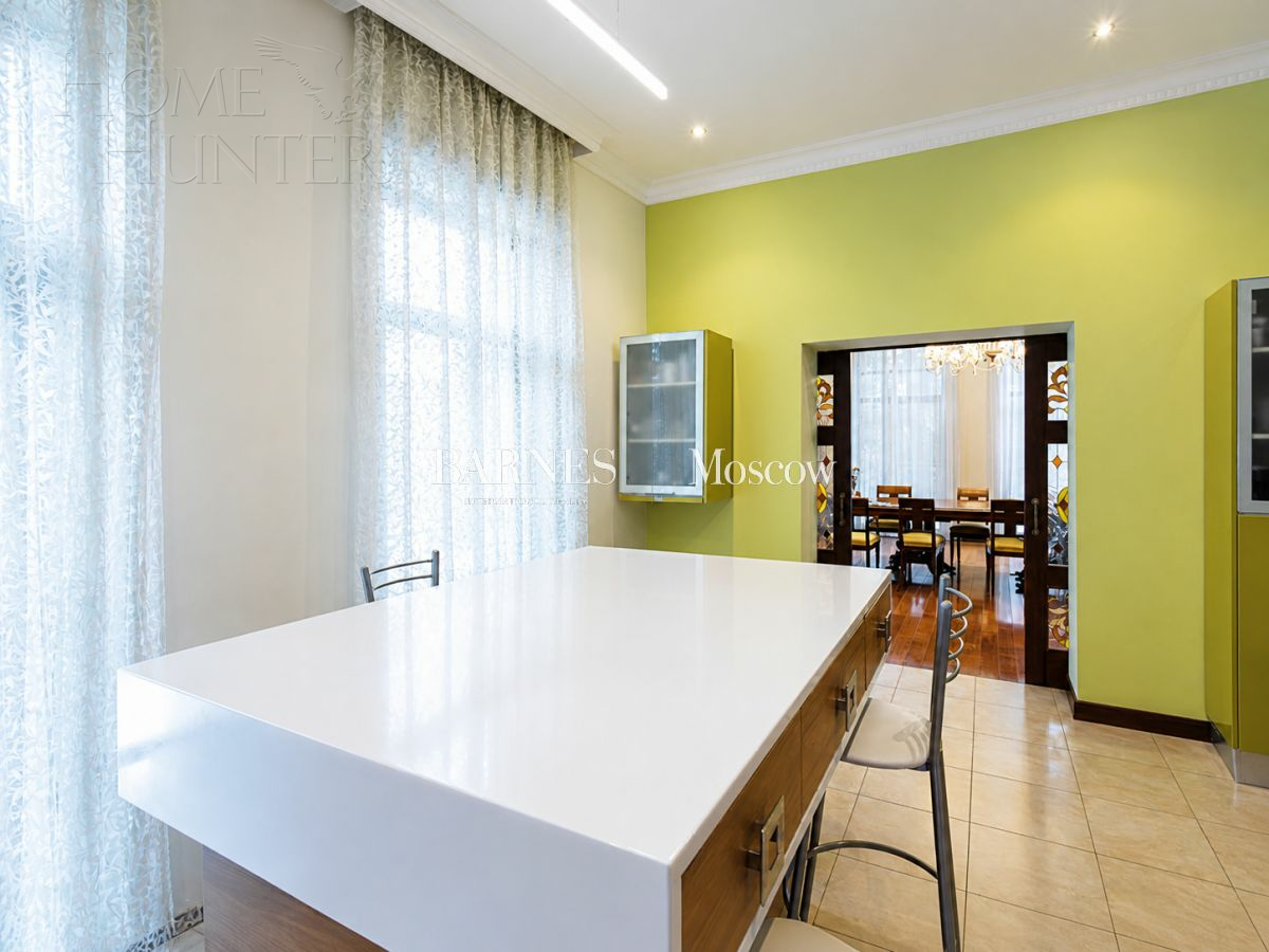 2-этажный коттедж 1 786 м² с отделкой