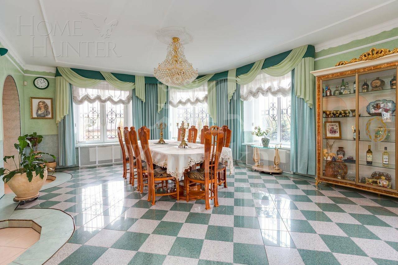 3-этажный коттедж 730 м² с отделкой