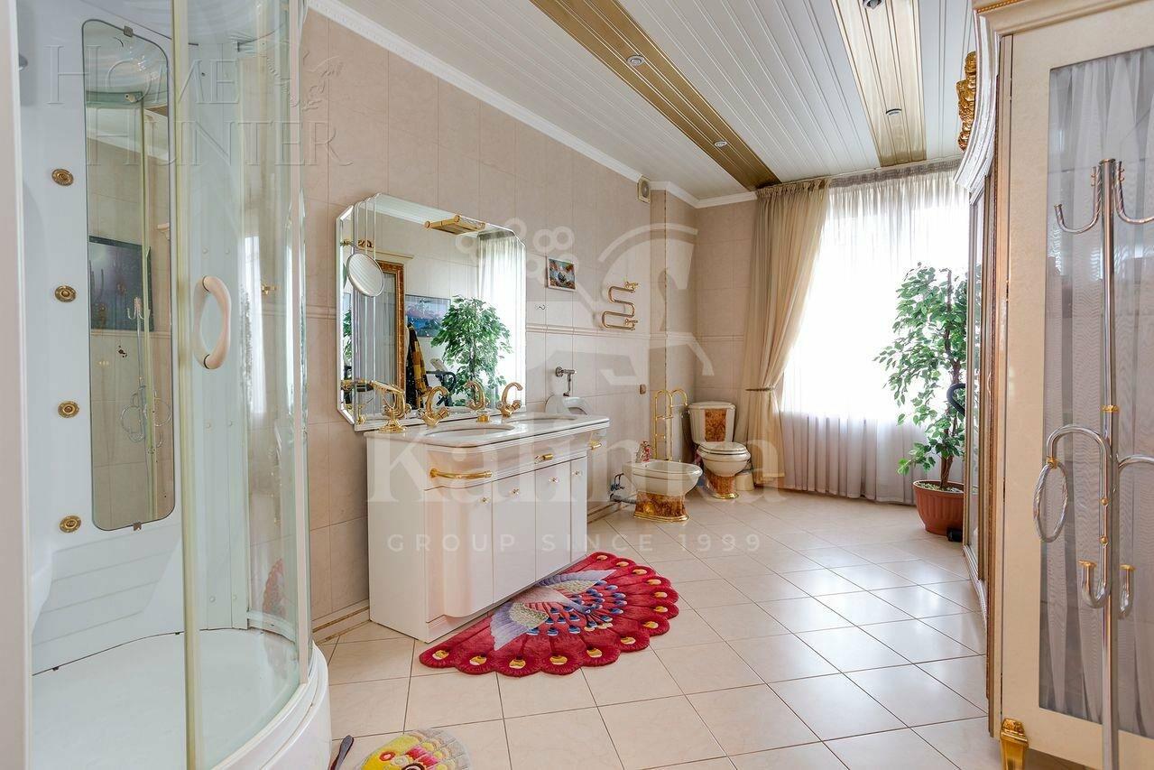 3-этажный коттедж 730 м² с отделкой