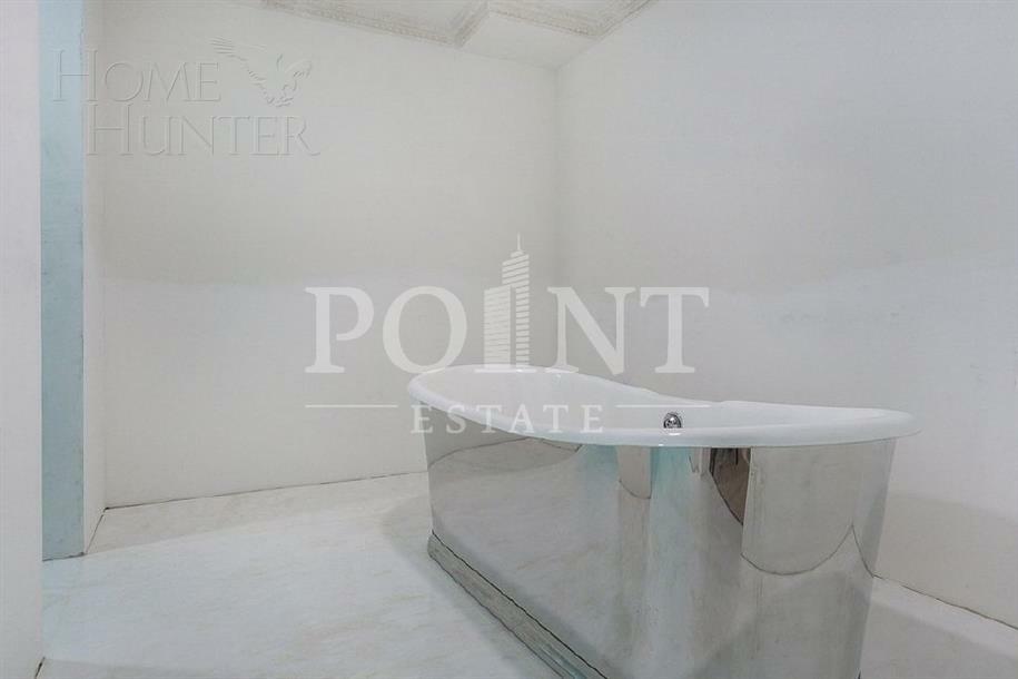 2-этажный коттедж 1 750 м² без отделки