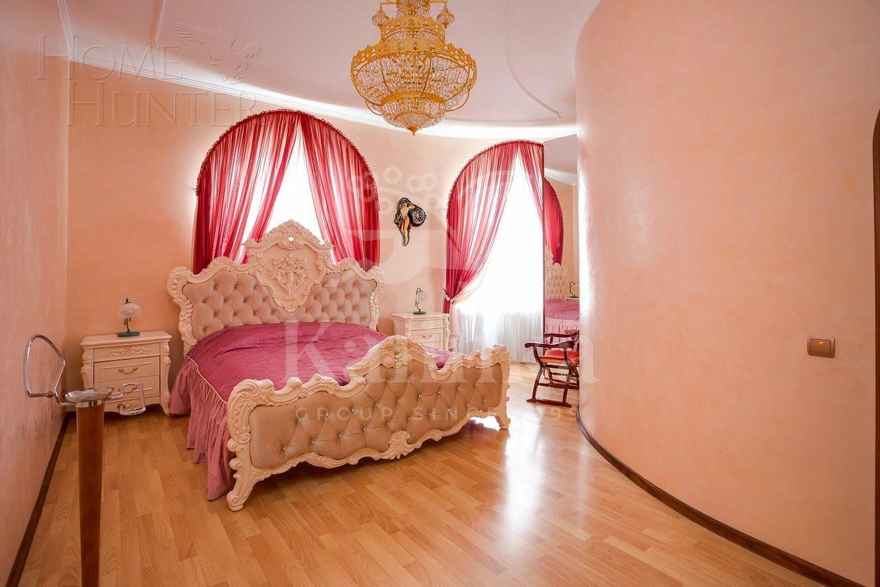 3-этажный коттедж 730 м² с отделкой
