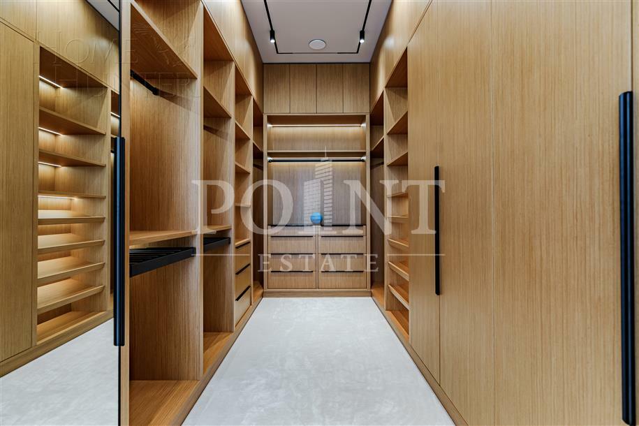 2-этажный коттедж 1 100 м² с отделкой