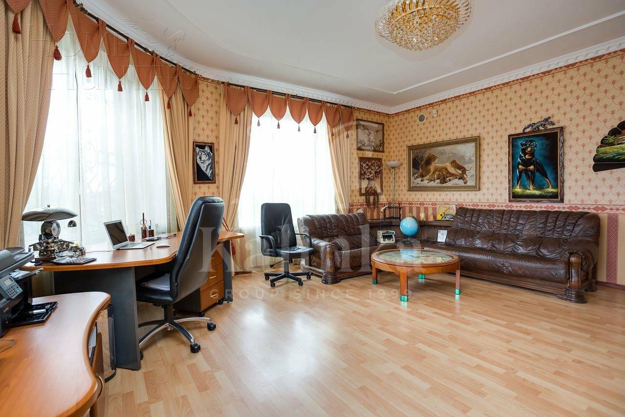 3-этажный коттедж 730 м² с отделкой