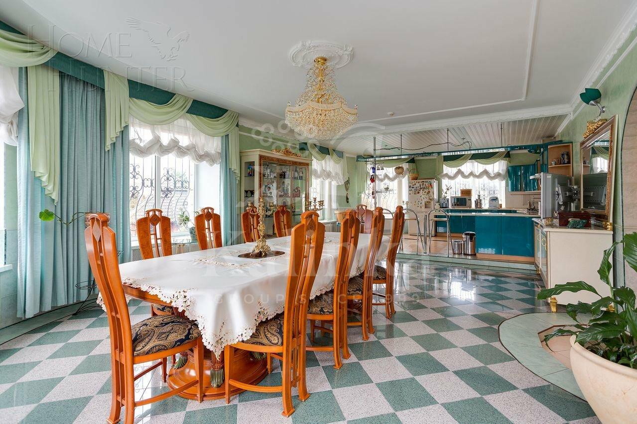3-этажный коттедж 730 м² с отделкой