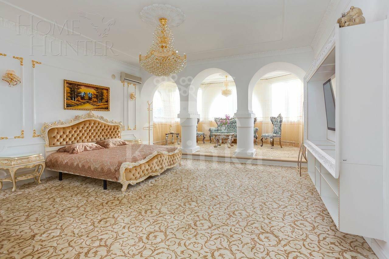 3-этажный коттедж 730 м² с отделкой