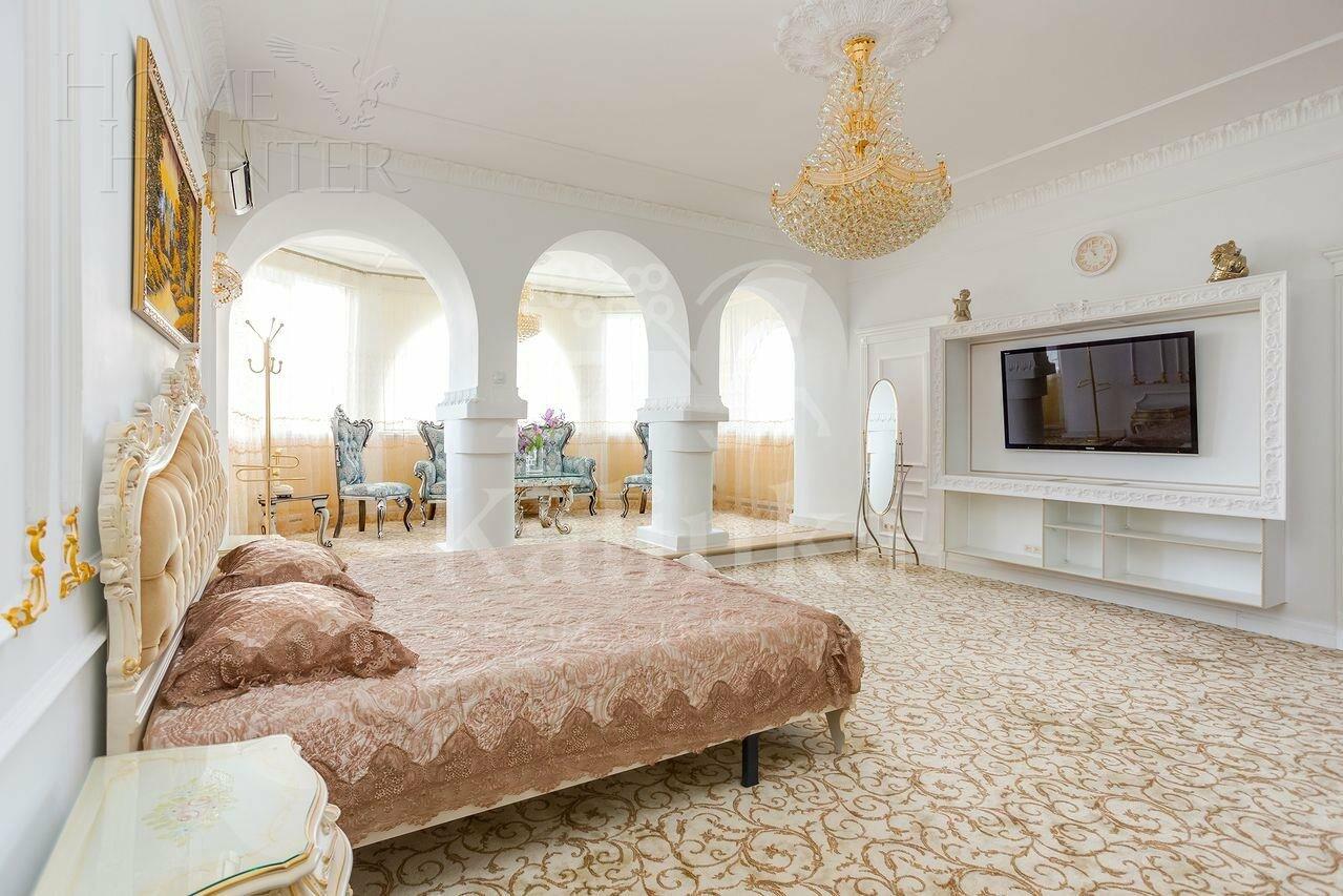 3-этажный коттедж 730 м² с отделкой