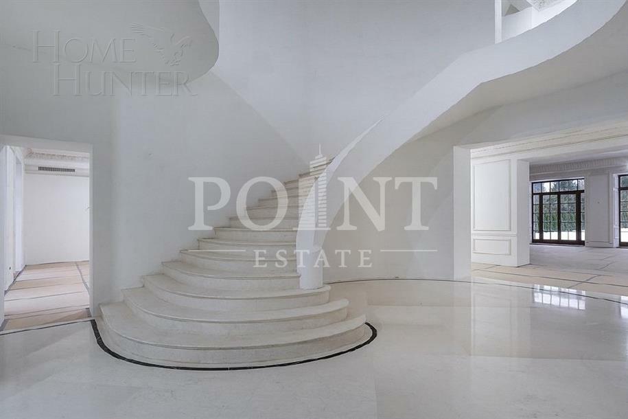 2-этажный коттедж 1 750 м² без отделки