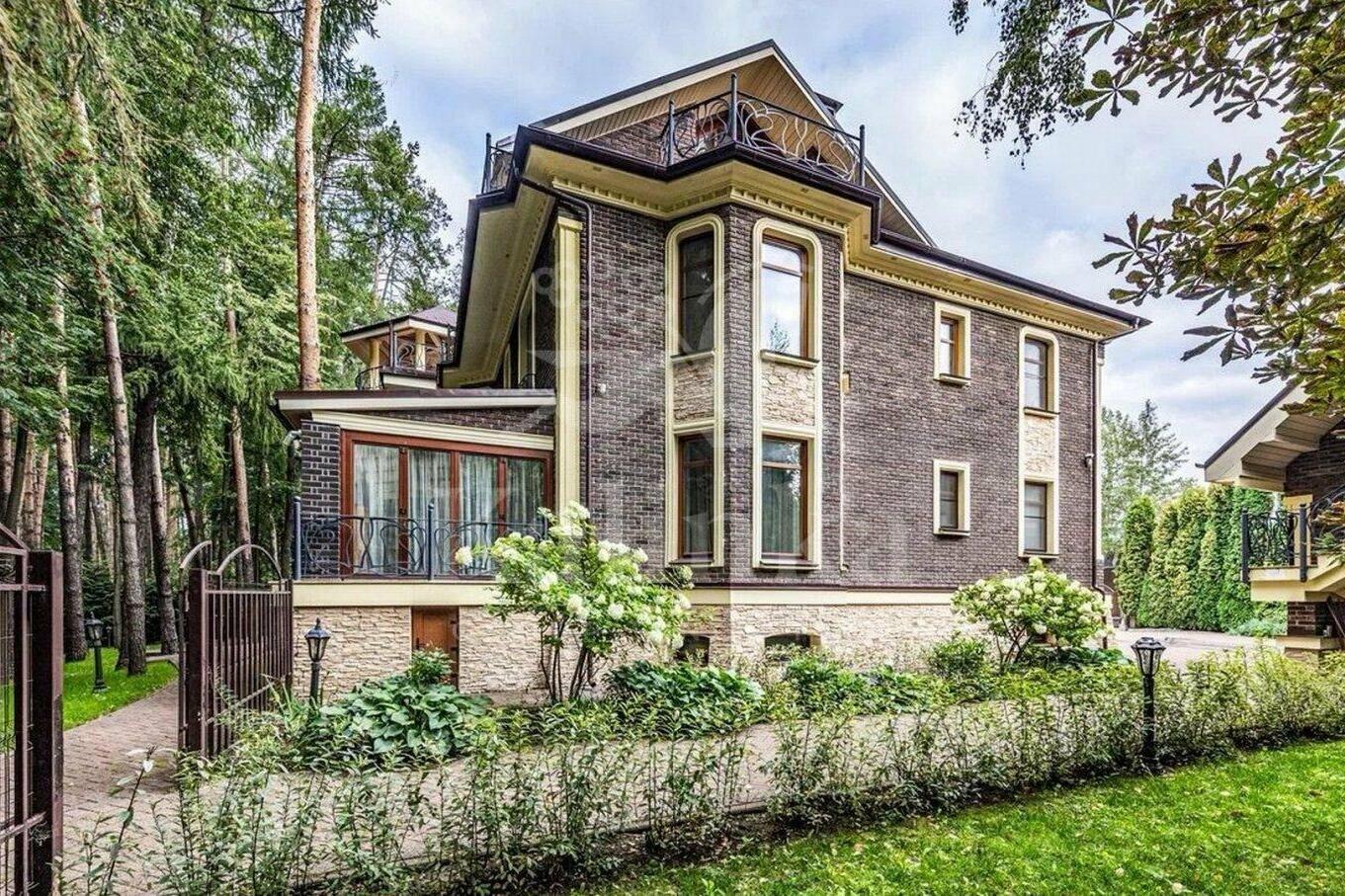 3-этажный коттедж 920 м² с отделкой