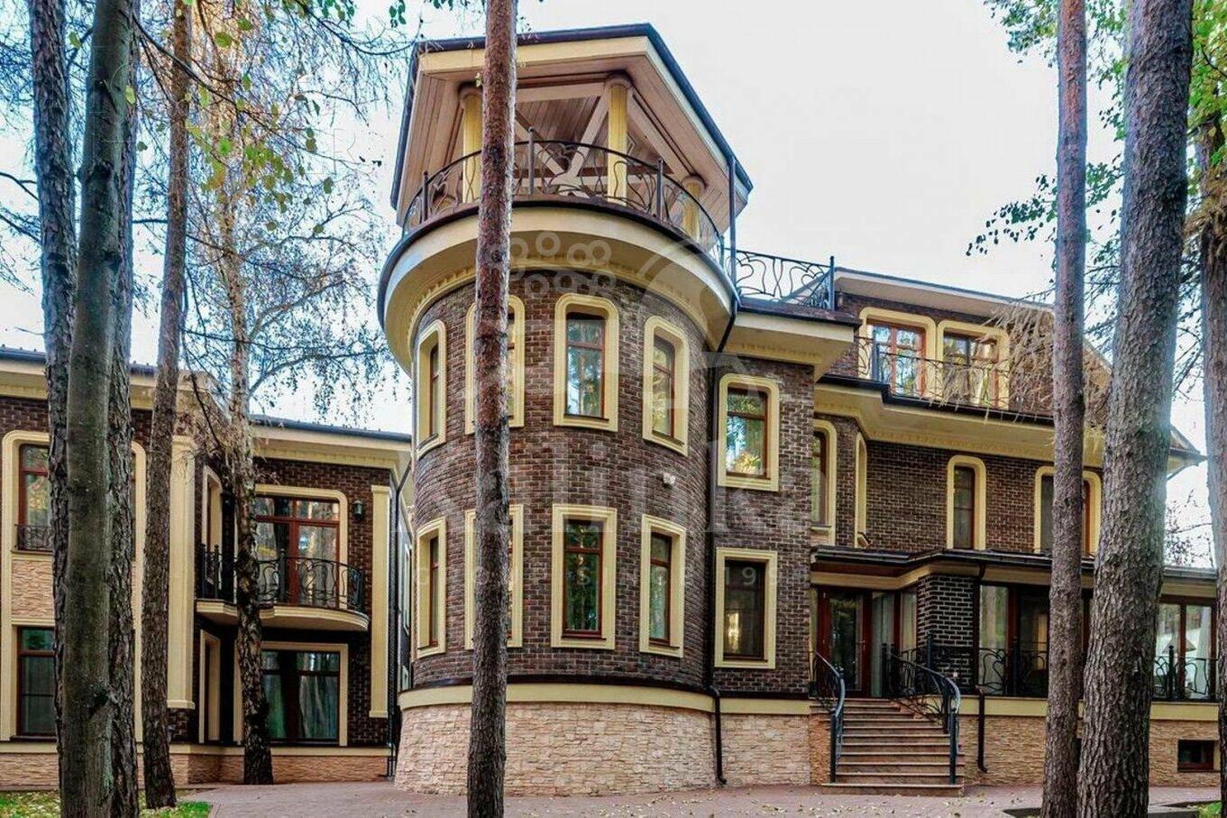 3-этажный коттедж 920 м² с отделкой
