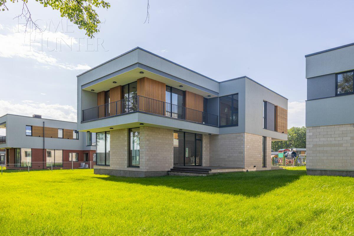 2-этажный коттедж 320 м² без отделки