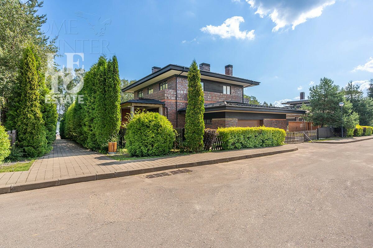 2-этажный коттедж 700 м² без отделки