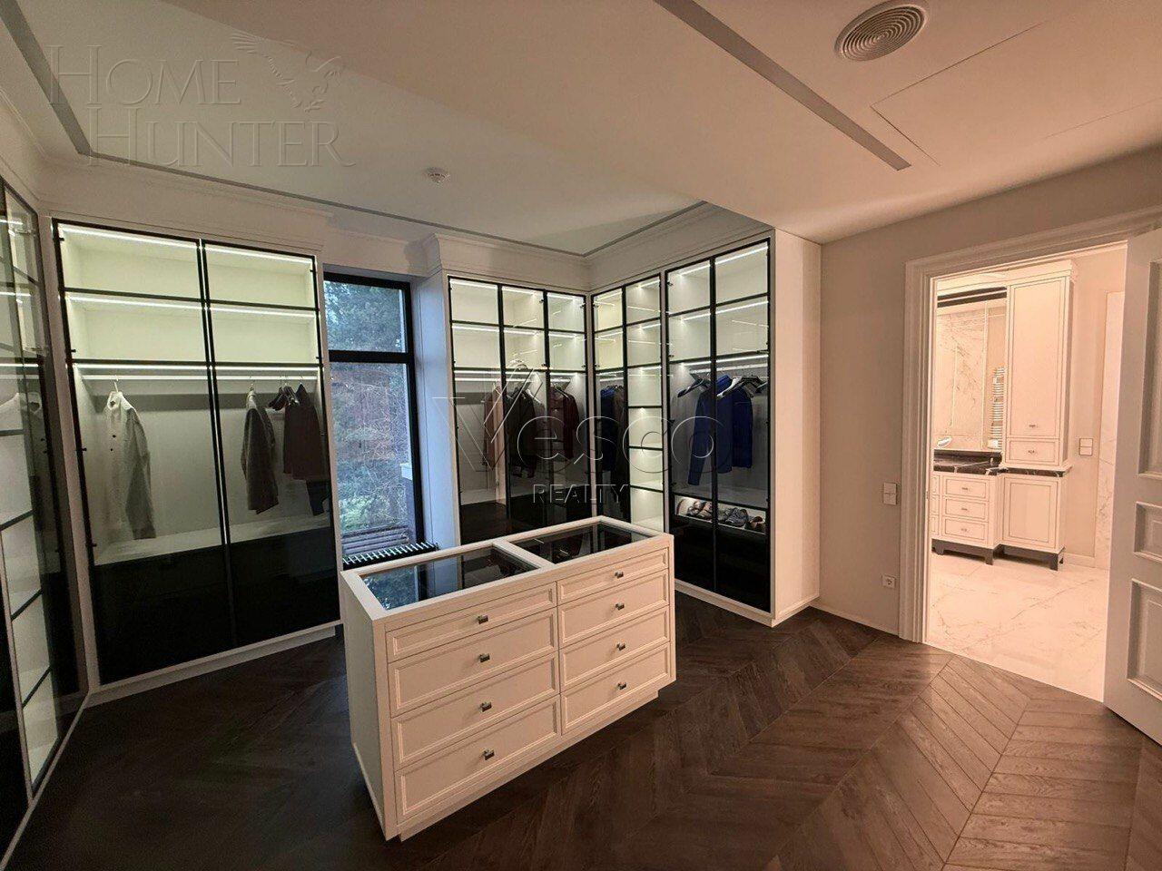 1-этажный коттедж 520.9 м² без отделки