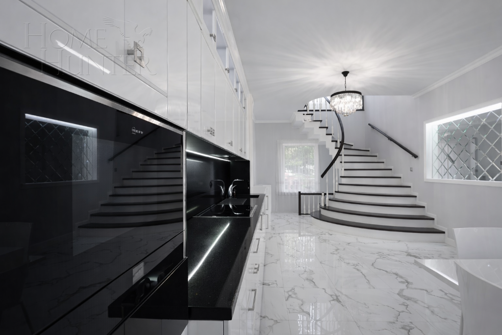 2-этажный коттедж 600 м² с отделкой