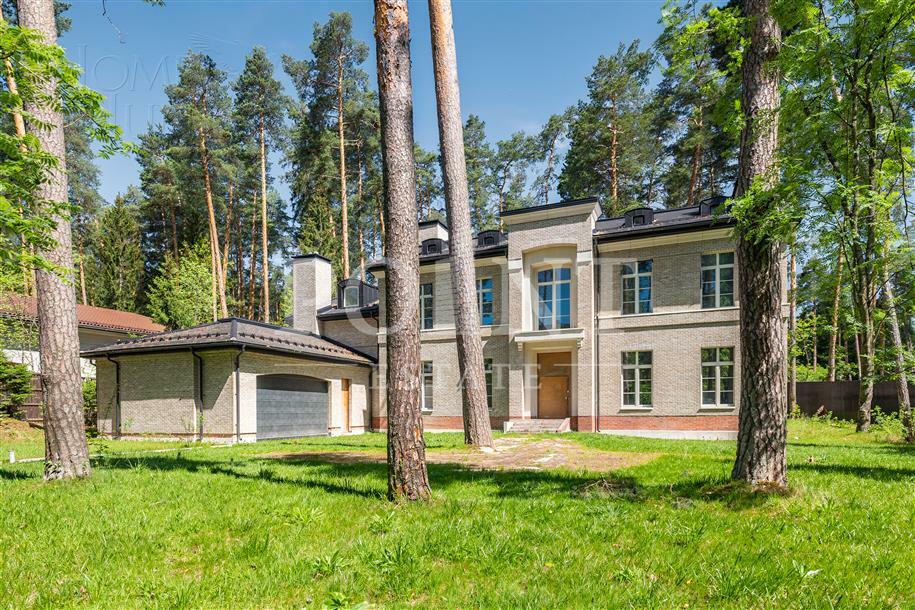 2-этажный коттедж 850 м² без отделки