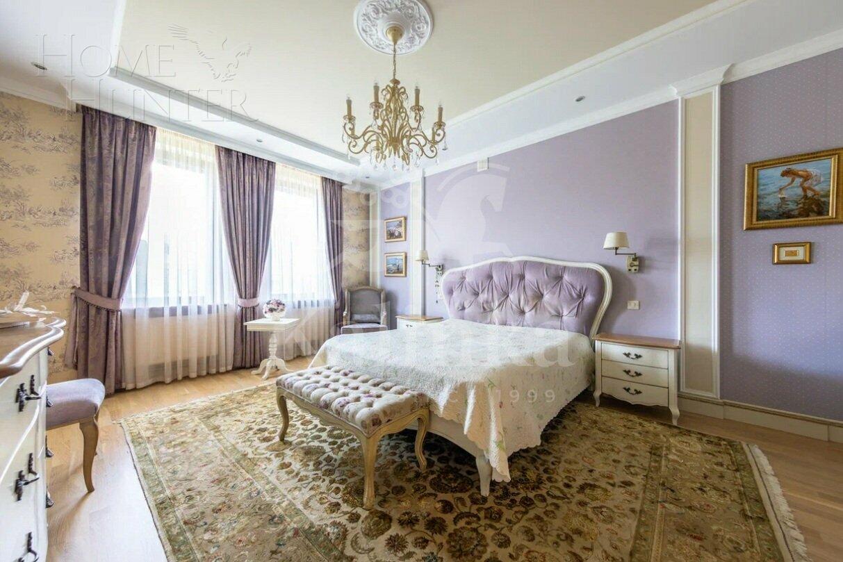 3-этажный таунхаус 240 м² с отделкой