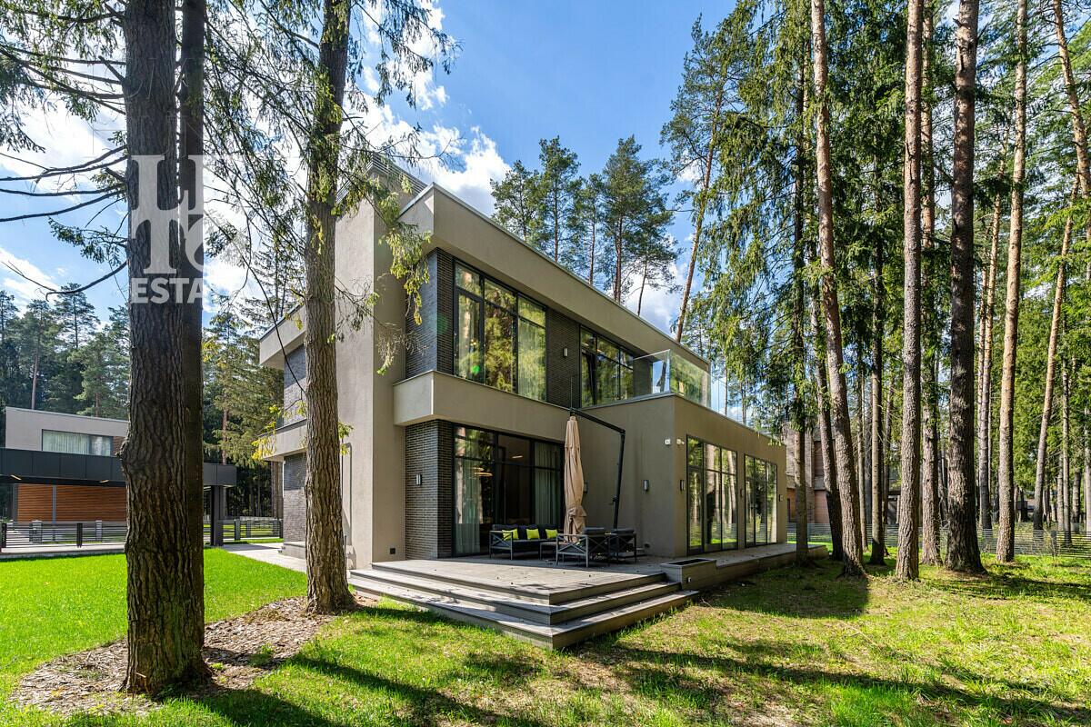 2-этажный коттедж 380 м² с отделкой
