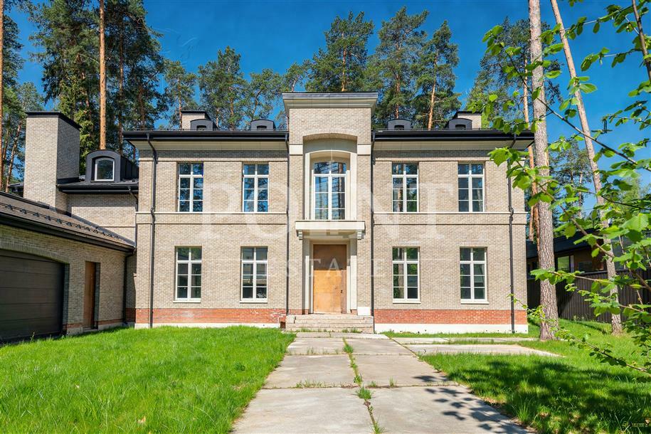 2-этажный коттедж 850 м² без отделки