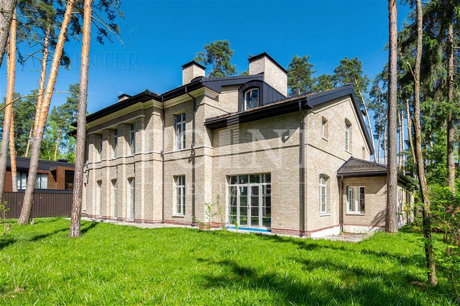 2-этажный коттедж 850 м² без отделки