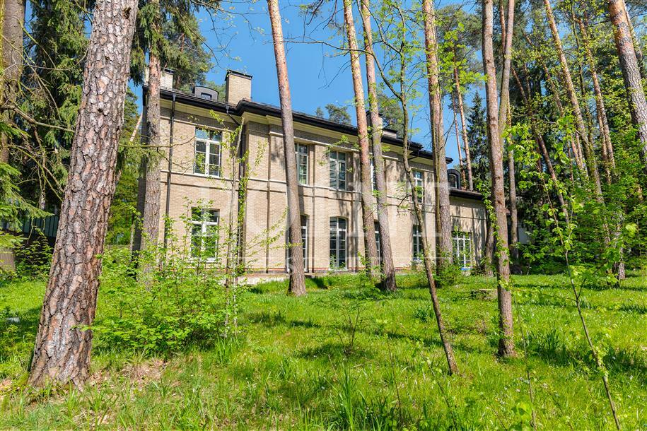 2-этажный коттедж 850 м² без отделки